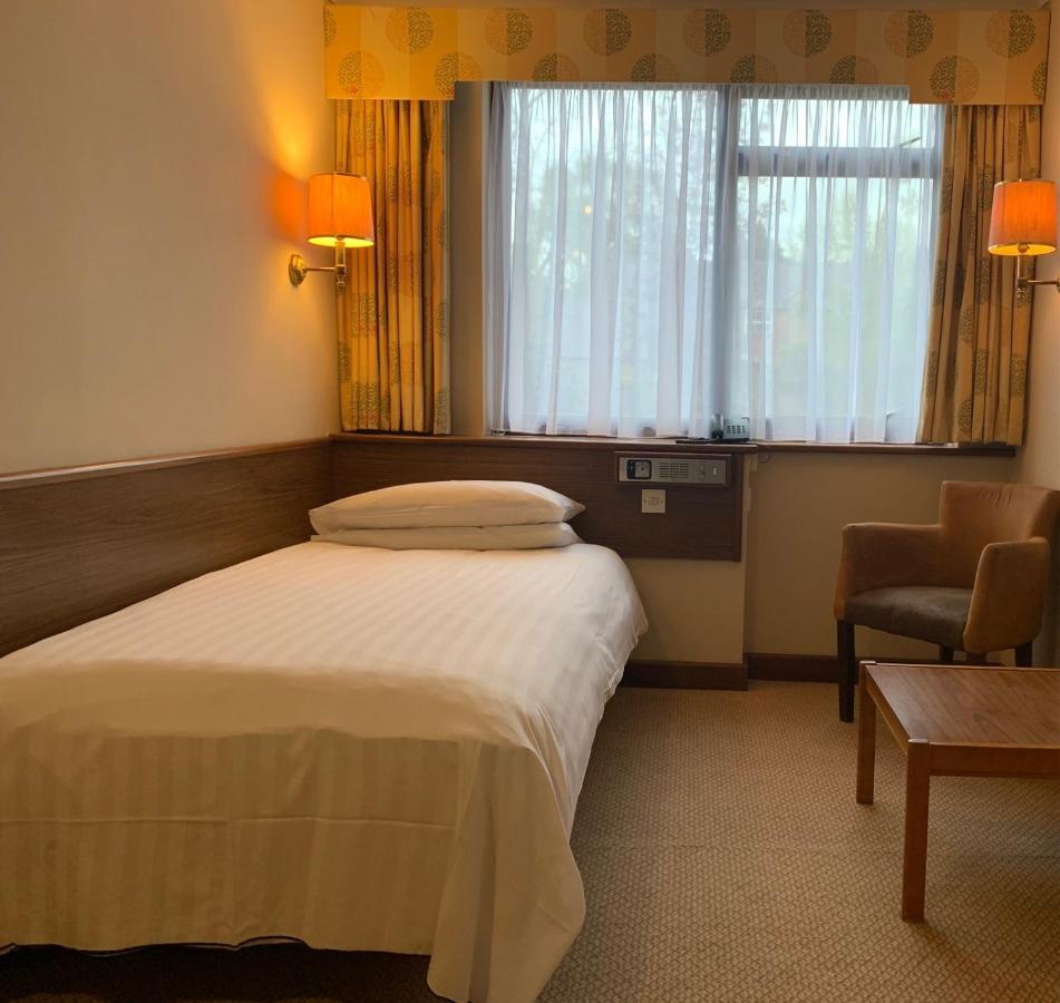 Littlebury Hotel Bicester Extérieur photo